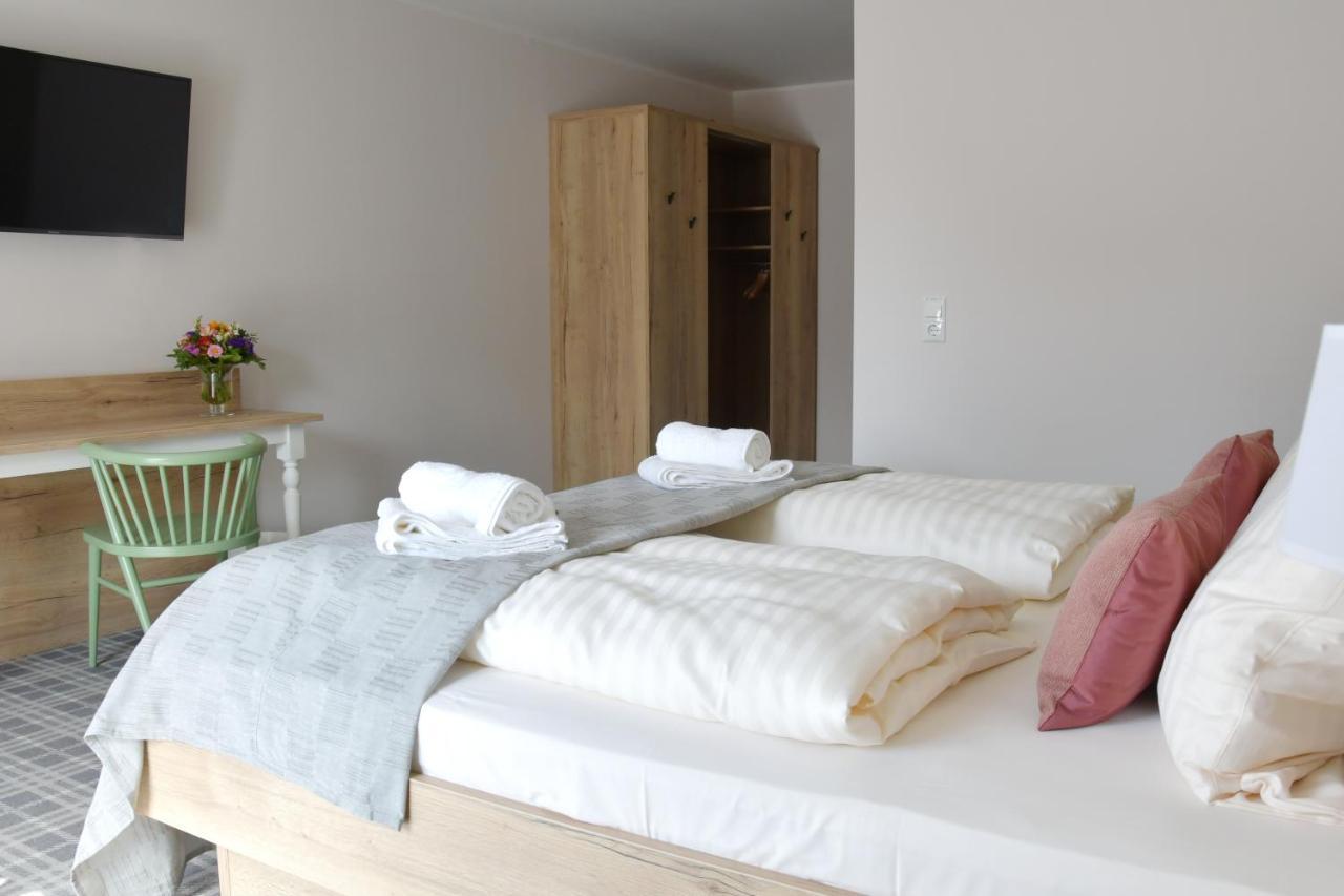 Landhaus Hamester - Hotel & Restaurant Basthorst  Экстерьер фото
