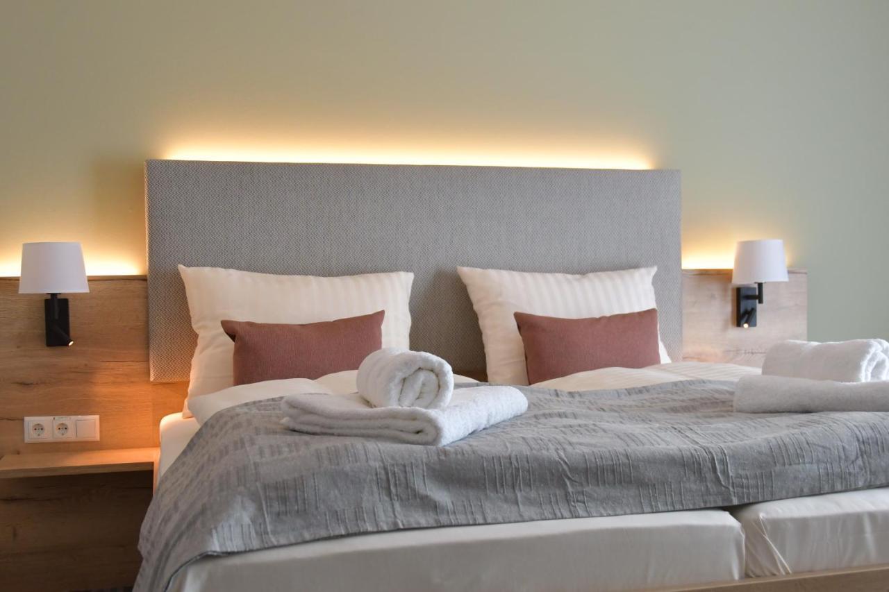 Landhaus Hamester - Hotel & Restaurant Basthorst  Экстерьер фото